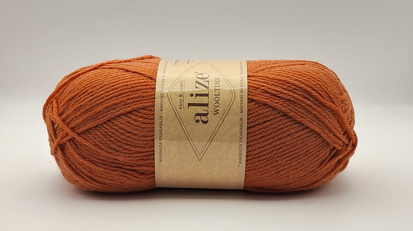 Alize Wooltime ruosteenpunainen neulelanka.