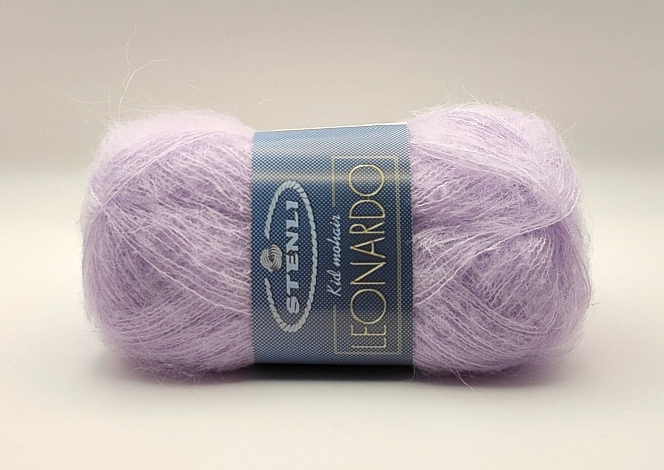Leonardo kid mohair laventeli lankakerä.