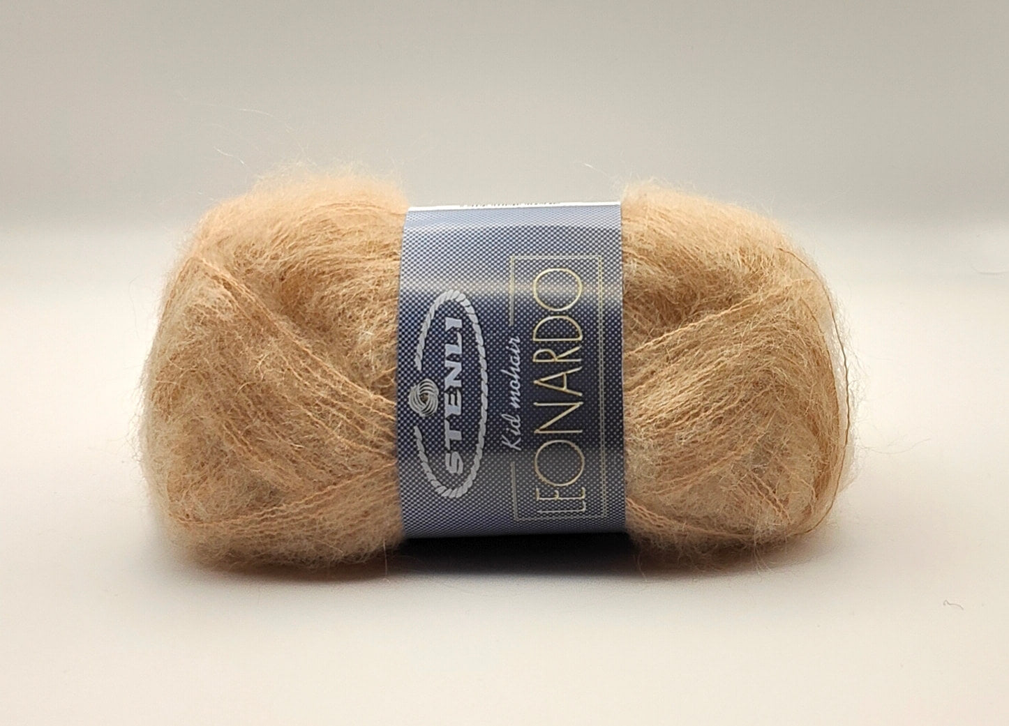 Leonardo kid mohair nude lankakerä.