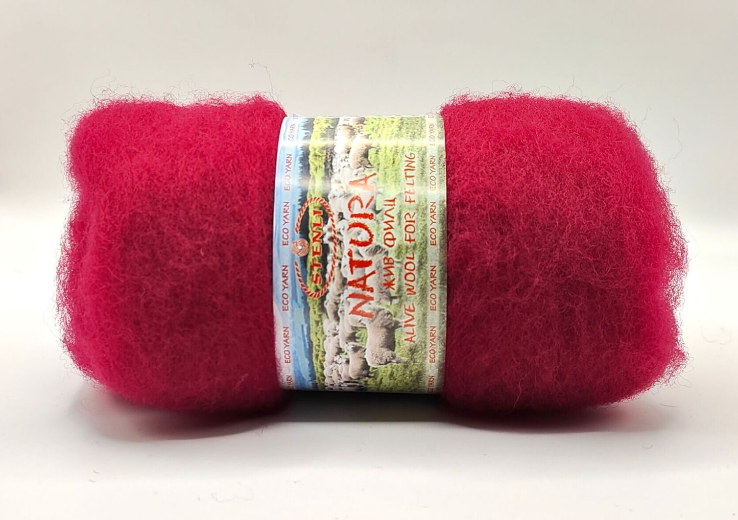 Fuksianpunainen Natura huovutusvilla.