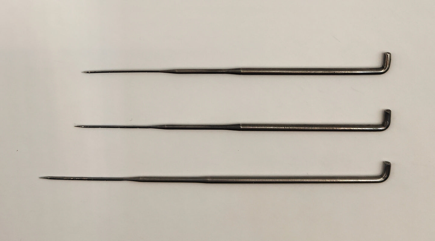 3 kappaletta huovutusneuloja paketissa.